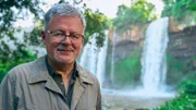 Moderator Christopher Clark erklärt die Besonderheiten des von der Unesco geschützten Regenwaldes bei den Wasserfällen von Iguazú.