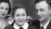 Ruth Melcer mit Eltern.
