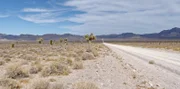 Ungepflasterte Straße, die zur Area 51, Nevada, führt