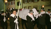 Die Traditionsfigur der Fastnacht in Endingen: Der Jokili. Mit dem Trauerzug für den Jokiili endet die Fastnacht in Endingen am Kaiserstuhl.