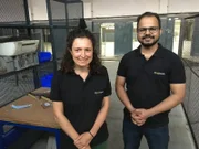 Dea Wehrli und Anurag Gupta im zukünftigen Coworking-Space von E(co)work, in Ghaziabad, Indien.