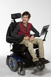 (1. Staffel) - JJ (Micah Fowler) hat eine schwere Entwicklungsstörung. Er ist auf einen Rollstuhl angewiesen und kann sich nicht verbal äußern. Seine Mutter kämpft mit allen Mitteln für ihn und gegen die Steine, die die Gesellschaft ihm in den Weg legt ...