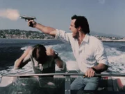 Cody (Perry King, l.) und Nick (Joe Penny) haben scheinbar eine heiße Spur entdeckt, denn brutale Gangster versuchen, sie auf offener See umzubringen.