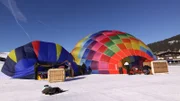 Heißluftballons auf dem Startplatz