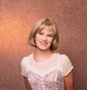 Margaret "Maggie" Sheffield (Nicholle Tom)