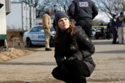 Für Detective Eames (Kathryn Erbe) besteht eine Verbindung zum Opfer und einem alten Fall von ihr, der bis jetzt nicht abgeschlossen werden konnte.