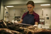 Dr. Brennan (Emily Deschanel)