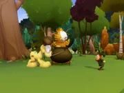 Odie findet Gold. Der Kobold, der es bewacht, will es zurück und bietet Garfield im Tausch einen Glückszauber an.