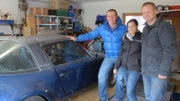 Trödelprofi Otto Schulte mit Daniela und Uli (re.) und dem alten Porsche 911TrĂ¶delprofi Otto Schulte mit Daniela und Uli (re.) und dem alten Porsche 911