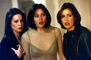Piper (Holly Marie Combs), Prue (Shannen Doherty), Phoebe (Alyssa Milano)
