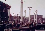 Die Berliner Straße "Unter den Linden" im NS-Fahnenschmuck im Jahr 1937.