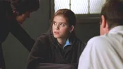 Detective Benson (Mariska Hargitay, l.) und Detective Stabler (Christopher Meloni) befragen die junge Turnerin Lori (Kate Mara) zum Tod ihrer Freundin. Beim Sport waren die beiden Mädchen Revalinnen.