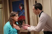 Amy (Mayim Bialik, l.) und Sheldon (Jim Parsons, r.) erleben einen ganz besonderen Abend ...