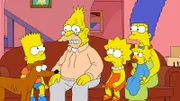 Um Homer, nachdem er Knecht Ruprecht (2.v.l.) versehentlich im Schrank eingesperrt hat, zu schützen, hat Grampa (3.v.l.) eine ganz besondere Geschichte für Marge (r.), Maggie (2.v.r.), Lisa (3.v.r.) und Bart (l.) zu erzählen ...