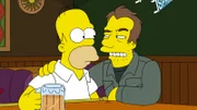 Nach einem Gespräch mit einem Unbekannten (r.) in Moes Taverne ist Homer (l.) überzeugt, dass der Weltuntergang naht ...