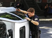 Jamie (Will Estes) beobachtet einen Unfall und will helfen. Kann er die Insassen des Wagens retten?