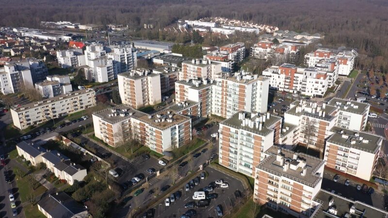 Die Straßengangs von Paris – Jung, arm, brutal (F, 2021)