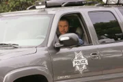 Grissom (William Petersen) ist auf der Suche nach dem Täter, der Officer Bells getötet hat.