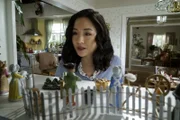 Constance Wu (Jessica Huang).
