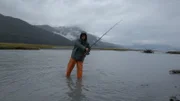 Kaleb Rowland beim Fischen in Port Valdez. (National Geographic)