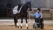 Die kanadische Paralympics-Gewinnerin Lauren Barwick (Lauren Barwick) soll den Afghanistan-Veteranen Bryce inspirieren, das Reiten nicht aufzugeben.