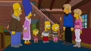 Nachdem sie einen Tornado überlebt haben, suchen Marge (2.v.l.) und Homer (l.) nach einem geeigneten Vormund für Bart (M.), Lisa (3.v.r.) und Maggie (3.v.l.), sollte ihnen etwas zustoßen. Während die Kinder von Mav (2.v.r.) und Portia (r.) begeistert sind, stellt Marge die wahren Motive der beiden in Frage ...