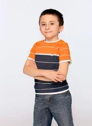 (1. Staffel) - Brick (Atticus Shaffer) ist das jüngste Kind von Frankie und Mike. Er ist äußerst intelligent, hat aber Schwierigkeiten, normal mit Kindern seines Alters zu interagieren ...