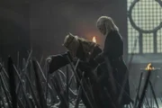König Viserys I. Targaryen (Paddy Considine, l.); Daemon Targaryen (Matt Smith, r.)