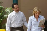 L-R: Adrian Monk (Tony Shalhoub), Natalie Teeger (Traylor Howard)