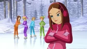 Samantha und ihre Freundinnen ignorieren die Warnungen von Zoe, die sie ausdrücklich davor gewarnt hat, auf dem Smaragdteich Schlittschuh zu laufen.