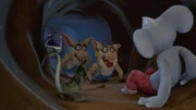 Cranky und seine Lakaien verfolgen Blinky und Jacko, um ihnen den Schatz wegzunehmen, wenn sie ihn gefunden haben.