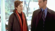 Elliot Stabler (Christopher Meloni) macht sich Sorgen um Olivia Benson (Mariska Hargitay). Ein unbekannter Mörder hat es auf sie abgesehen.