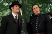v.l.: Detective Murdoch (Yannick Bisson) und Constable George Crabtree (Jonny Harrus)