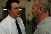 (l-r) Chris Noth as Detective Mike Logan, Miguel Ferrer as Kovak