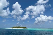Die Malediven: Der Archipel im Indischen Ozean ist ein Sehnsuchtsziel für Urlauber und Heimat einer einzigartigen Unterwasserwelt.