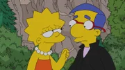 Milhouse (r.) hat eine neue Taktik entwickelt, um Lisa (l.) endlich rumzukriegen. Doch wird er Erfolg damit haben?