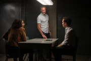 (v.l.n.r.) Special Agent Hannah Khoury (Necar Zadegan); Special Agent Dwayne Pride (Scott Bakula); Alan Van Scyoc (Matt Dellapina)