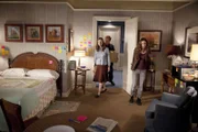 (v.l.): Veronica (Annette O'Toole), Dr. Cal Lightman (Tim Roth) und Emily Lightman (Hayley McFarland)