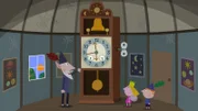Der Weise Alte Elf zeigt Holly und Ben die größte und genaueste Uhr der Elfen.
