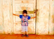 Guaraní-Junge vor Urwald-Schule.