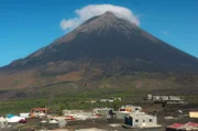 Der über 2.800 Meter hohe Pico de Fogo, einer der jüngsten und aktivsten Vulkane der Erde