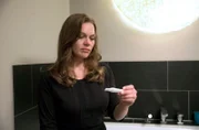 Susanne Kröhmer (Anna Loos) ist schwanger. Wird sie trotzdem Bürgermeisterkandidatin bleiben?