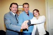 Ingo Lenßen (l.) und seine Ermittler Christian Storm (M.) und Sandra Nitka (r.)