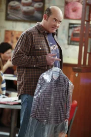 Das Tushs (David Koechner) Hemd bei Fawz in der Wäscherei zerstört wurde, bringt die beiden näher zusammen. Oder doch nicht?