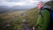 Mit dem Zug in die Berge: Für den Bergsteiger Alan ist das Erklimmen der schottischen Gipfel nur noch nachts eine Herausforderung.
