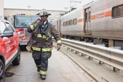 Chicago Fire Staffel 10 Folge 10 Nervenaufreibende Koordination: Eamonn Walker als Chief Wallace Boden