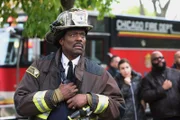 Chicago Fire Staffel 10  Folge 8 Er muss den Überblick wahren: Eamonn Walker als Chief Wallace Boden