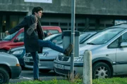 This Is Going to Hurt Staffel 1 Folge 2 Spontaner Frustabbau: Ben Whishaw als Adam Kay  Copyright: SRF/2022 SISTER/BBC/BBC Studios/AMC