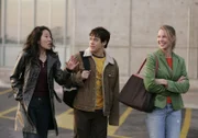 (v.l.n.r.) Dr. Cristina Yang (Sandra Oh); Dr. George O'Malley (T.R. Knight); Dr. Izzie Stevens (Katherine Heigl)