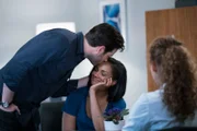 Connor Rhodes (Colin Donnell), Robin Charles (Mekia Cox)    +++